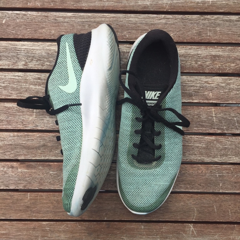 Women’s Nike Sneakers Flex Experience Run 7